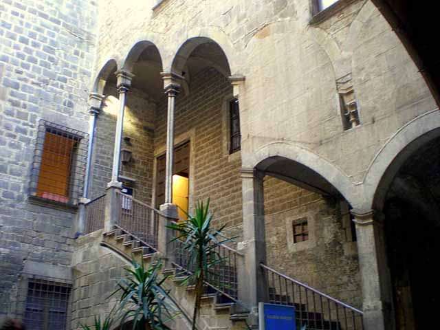 El Born - Picasso museum entrance El Born - Picasso museum entrance