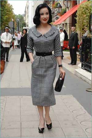 Dita Von Teese - 1940's Burlesque, Vintage Fashion Icon (4)