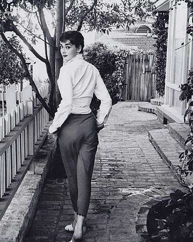 Audrey Hepburn - Chic, Style With An Elegant Fashion Flare (15)