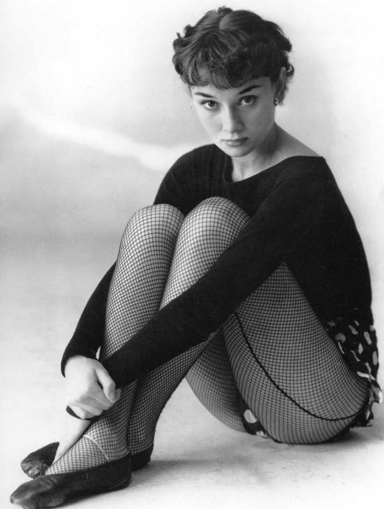 Audrey Hepburn - Chic, Style With An Elegant Fashion Flare (5)