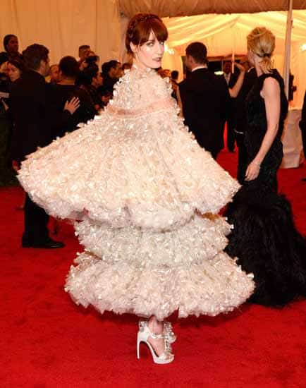 mete gala 2012 red carpet gracie opulanza