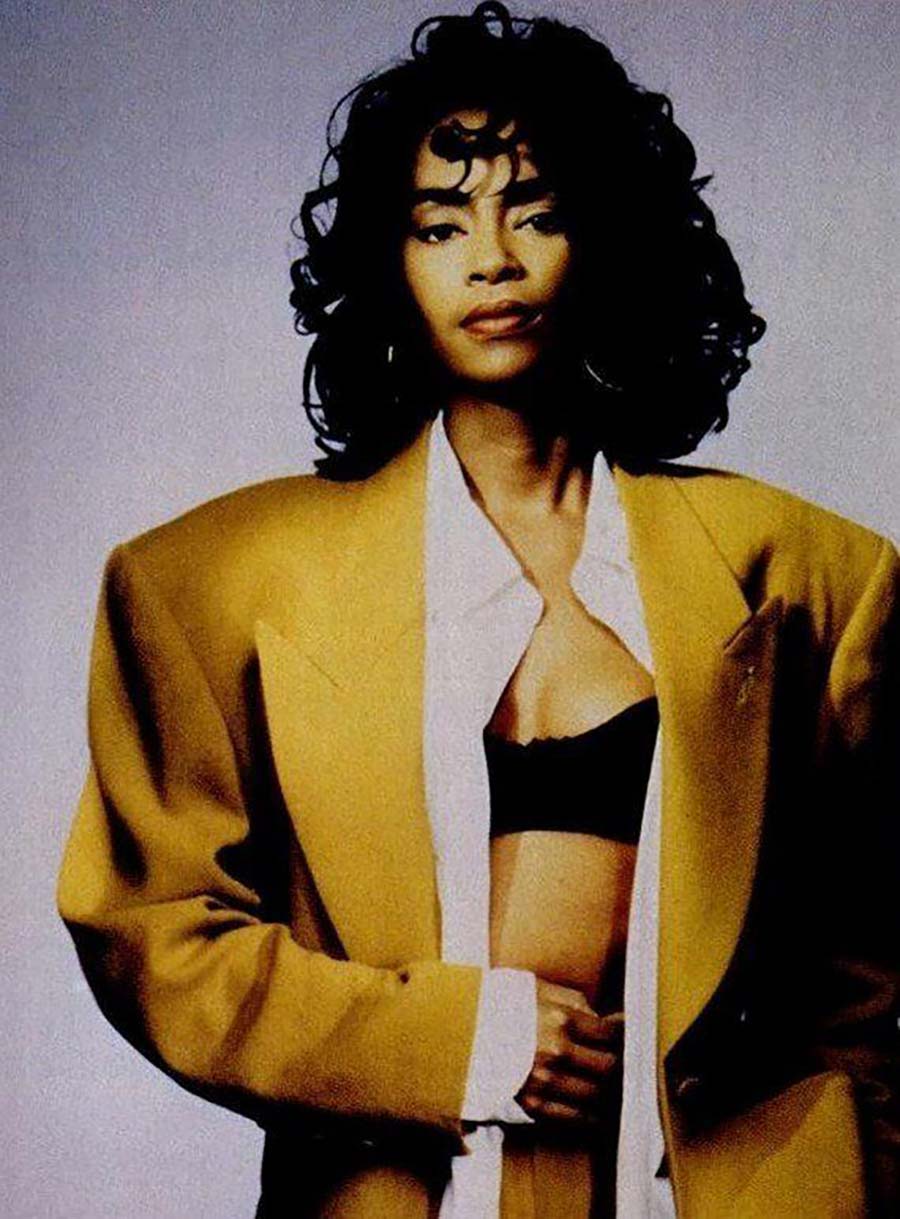 whitney-Houston-1980s-shoulder-pads