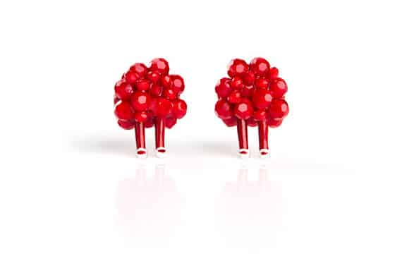 red earings,pearl hiaiy sock