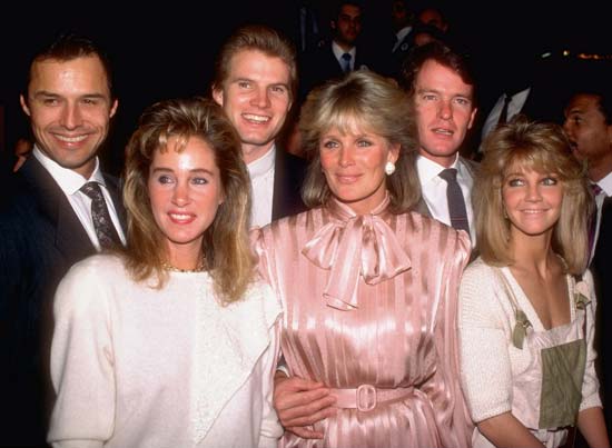 cast-dynasty,shoulder-pads cast-dynasty,shoulder-pads