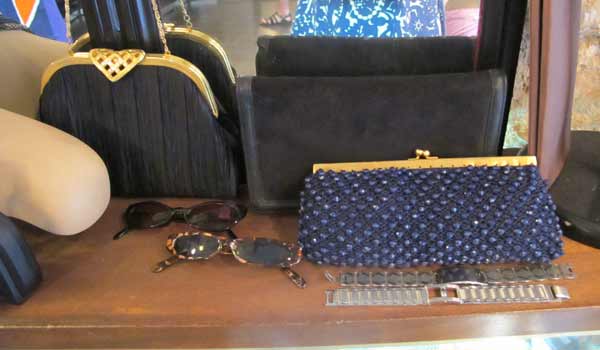 Vintage  – How To Find Authentic Vintage Fashion