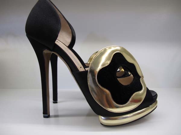 Nicholas Kirkwood  Shoes - Black & Gold