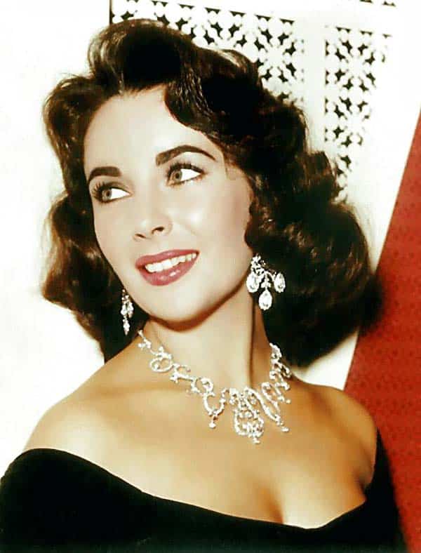 Elizabeth Taylor - Hollywood's Most Alluring Fashion Icon
