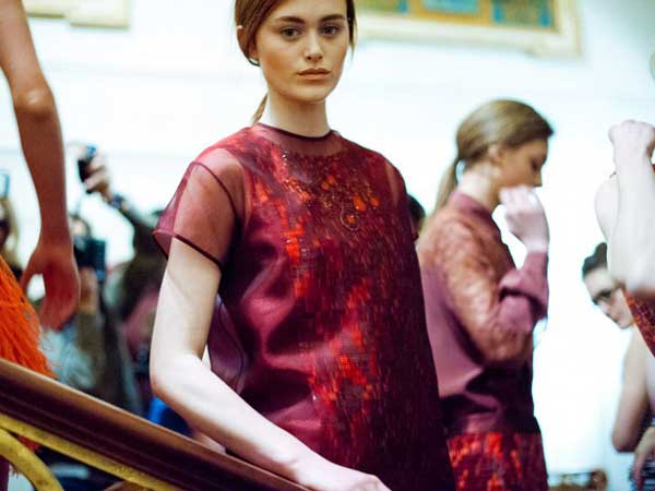 sampleroom,fashion, models wearing red dress