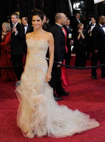 Red Carpet Dresses - A Princess Fashion Dream (9)