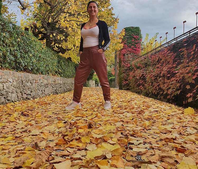 Leather-Tan-Trousers-Stay-Stylish-Comfortable-At-Home-Gracie-Opulanza-Fattoris-Mansi-Bernardini-2020-Autumn-3 (1)