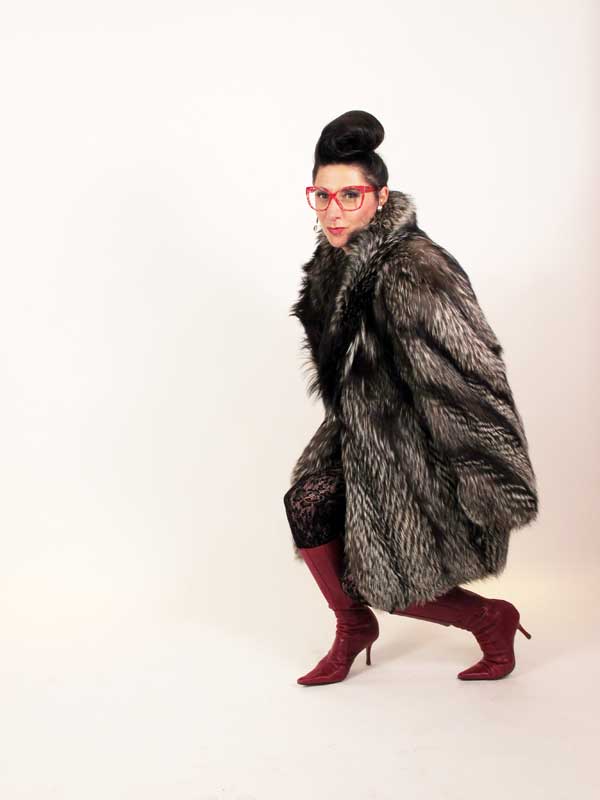 Gracie Opulanza - Wearing Vintage Fashion