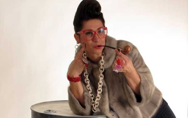 Why Pipe Smoking Is Getting More Interesting Among Women