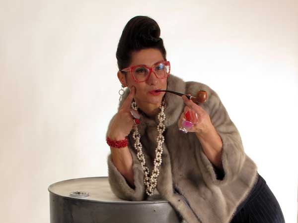 Why Pipe Smoking Is Getting More Interesting Among Women