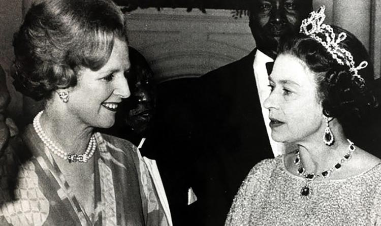 Margaret-Thatcher-and-the-Queen-2457774