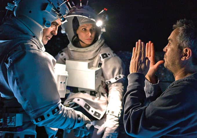 gravity-alfonso-cuaron-george-clooney-sandra-bullock-set