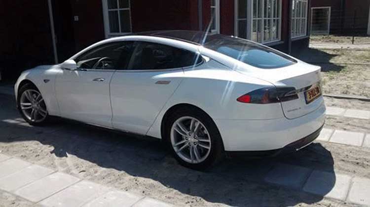 Tesla Motors – The First Tesla Reviewed