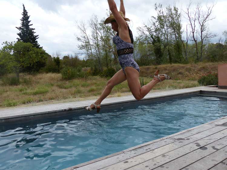 gracie-opulanza-jumping-in-the-pool