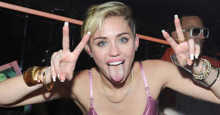 Miley-Cyrus-peace