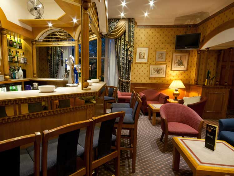 phoenix-hotel-london-uk.jpg-bar