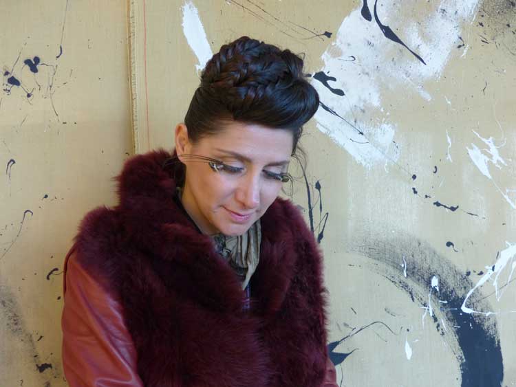 Gracie Opulanza peacock eyelashes fashion (2)