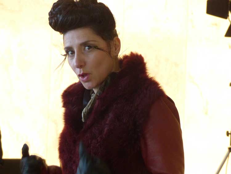 Gracie Opulanza peacock eyelashes fashion (2)