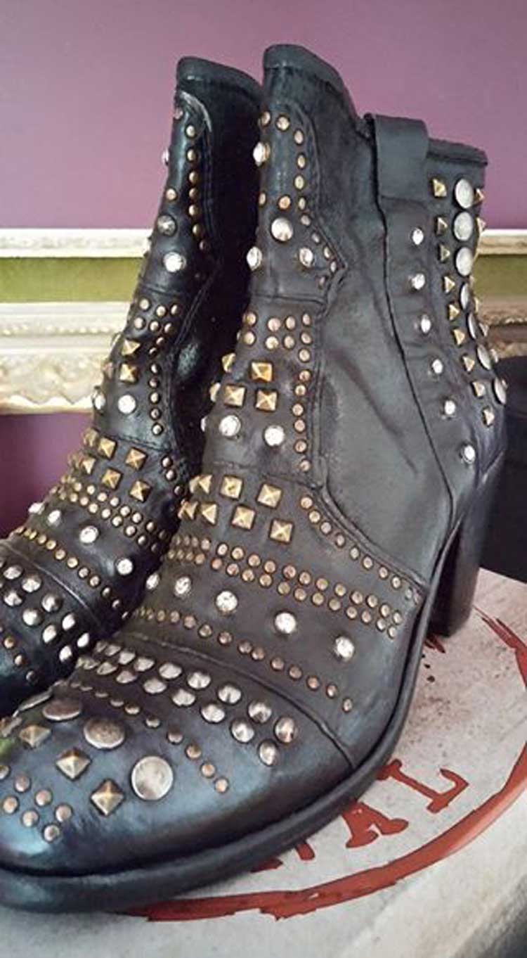 we-are-the-original-cowboy-boots-leather,-metal,-bling-gracie-opulanza