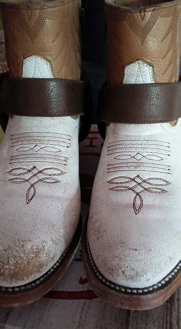 ash-shoes--white-leather-cowboy-boots-gracie-opulanza.jpg-metal-buckle.jpg-studs