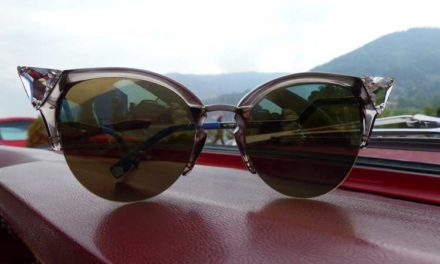 Sunglasses – Etiquette At An Outdoor Wedding