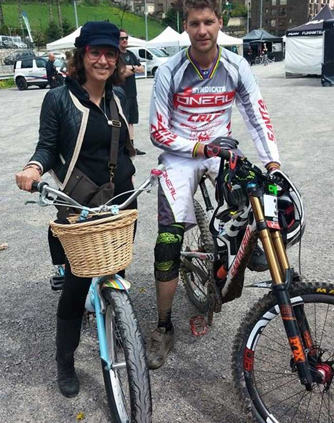 Gracie Opulanza GIANT Fashion bike with Greg Minnaar Downhill mountain World Champion 2015