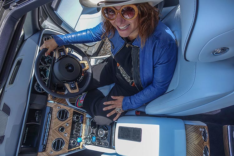 Rolls-Royce-Cullinan-SUV-MenStyleFashion-2019-Artic-White-United-Kingdom-31-Gracie-Opulanza