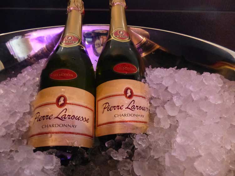 mainport-hotel-room-breakfast-rotterdam-cava