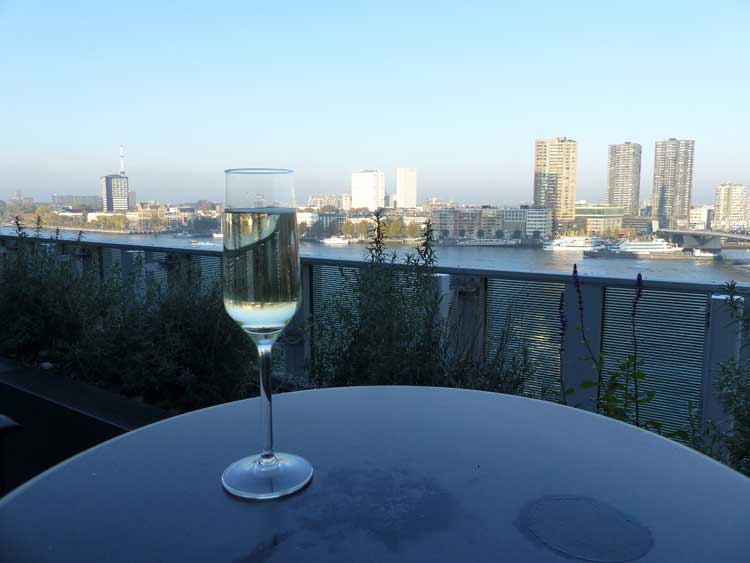 nhow-rotterdam-cava-for-breakfast