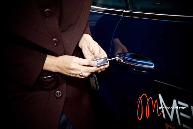 Gracie-Opulanza--Luxury-Week-London-MenStyleFashion-Maria-Scard-Bentley-Continental-GT-Speed-Convertible000066