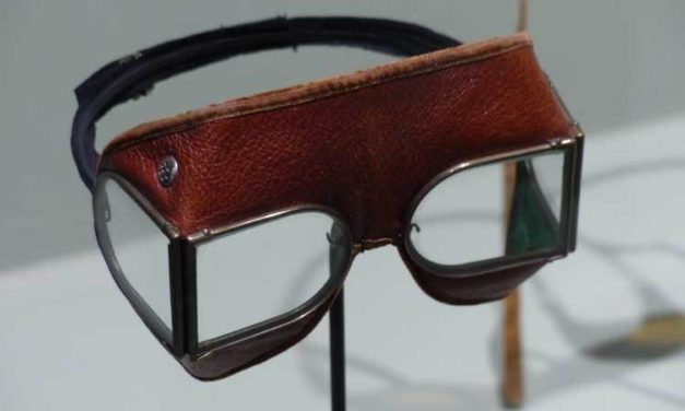 Eyewear – The History Of The Protected Glasses