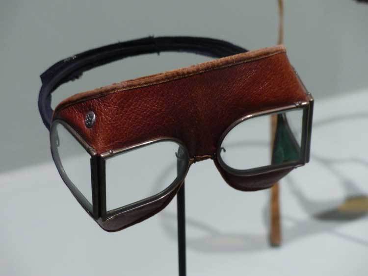 Eyewear – The History Of The Protected Glasses