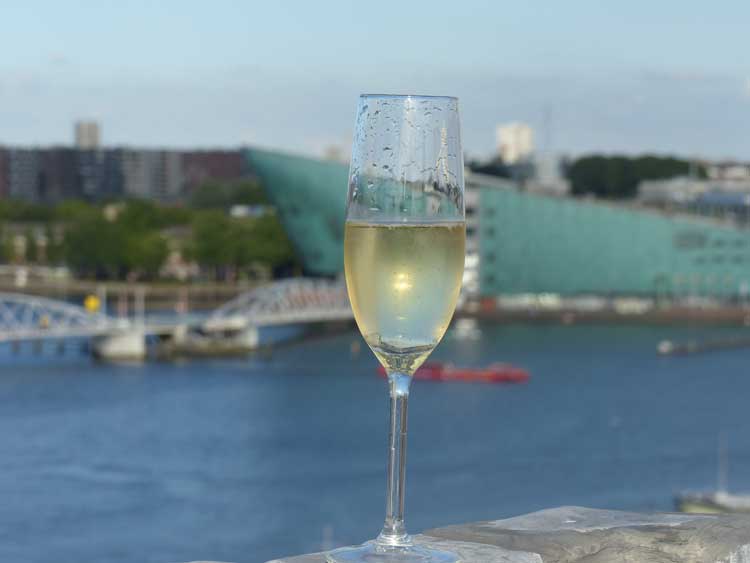 Champagne-Amsterdam-Gracie-Opulanza-Lifestyle-Amrath-The-Grand-Hotel