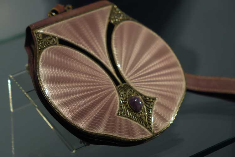 Museum of Bags and Purses in Amsterdam Gracie Opulanza (18)