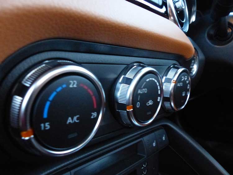 fiat-124spider-shot-by-gracie-opulanza-for-menstylefashion-4