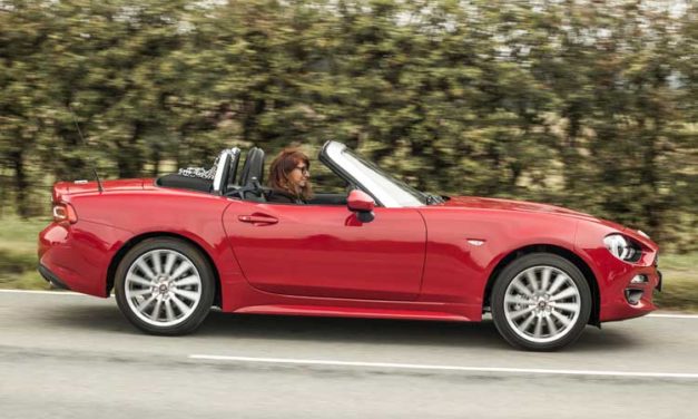 Fiat 124 Spider Lusso – Sporty Fun & Simple
