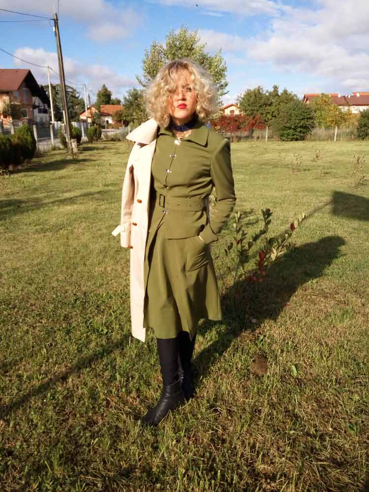 monique-collignon-mihaela-markovic-gracie-opulanza-marketing-100-plastic-suit-1-jpg-white