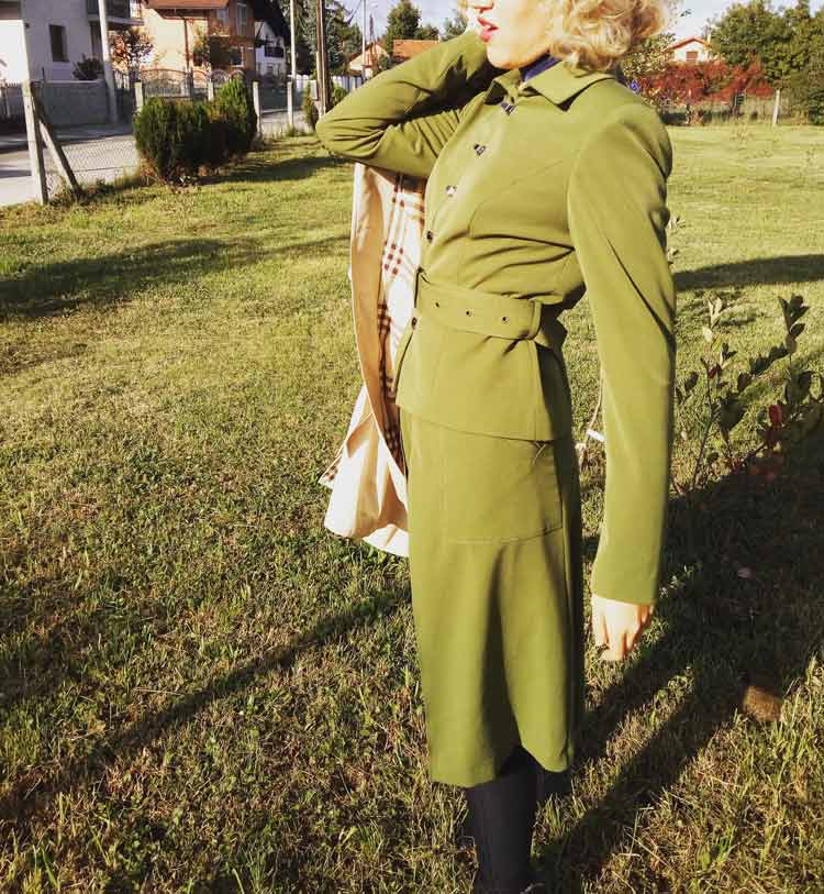 monique-collignon-mihaela-markovic-gracie-opulanza-marketing-100-plastic-suit-3