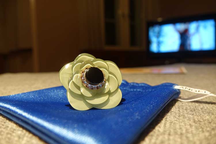 angela-caputi-giuggiu-fashion-costume-jewellery-gracie-opulanza-2