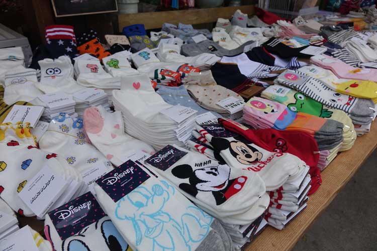 Seoul South Korea Fashion – apM Place & Jogyesa Temple