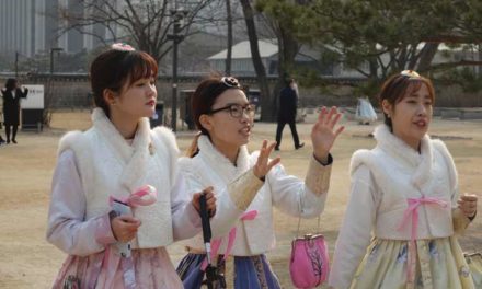 Seoul South Korea Fashion – apM Place & Jogyesa Temple