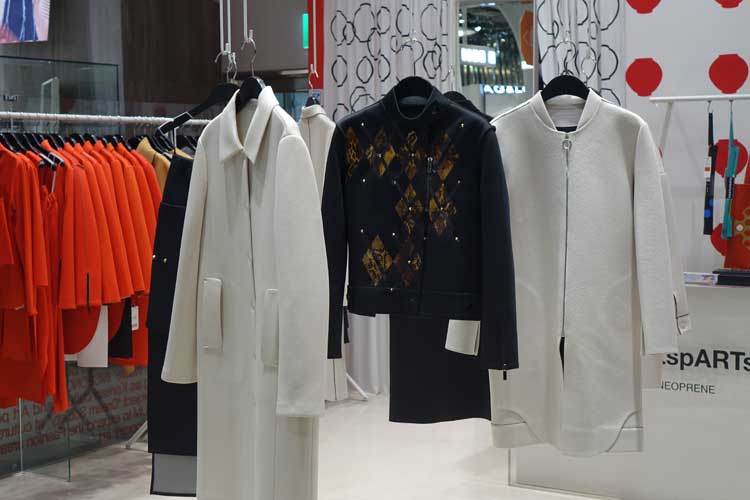 Seoul South Korea Fashion – apM Place & Jogyesa Temple