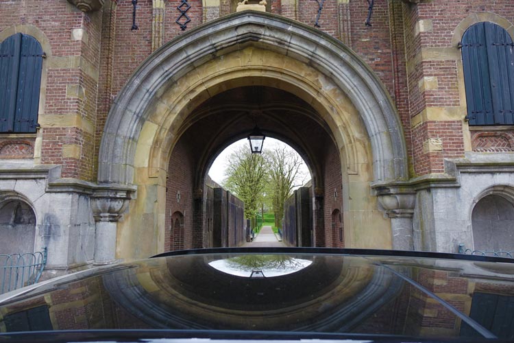 Jaguar F-PACE Model S - Luxury Family Car On 22 Inch Wheels