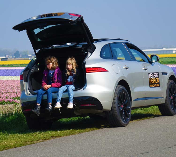 Jaguar F-PACE Model S - Luxury Family Car On 22 Inch Wheels