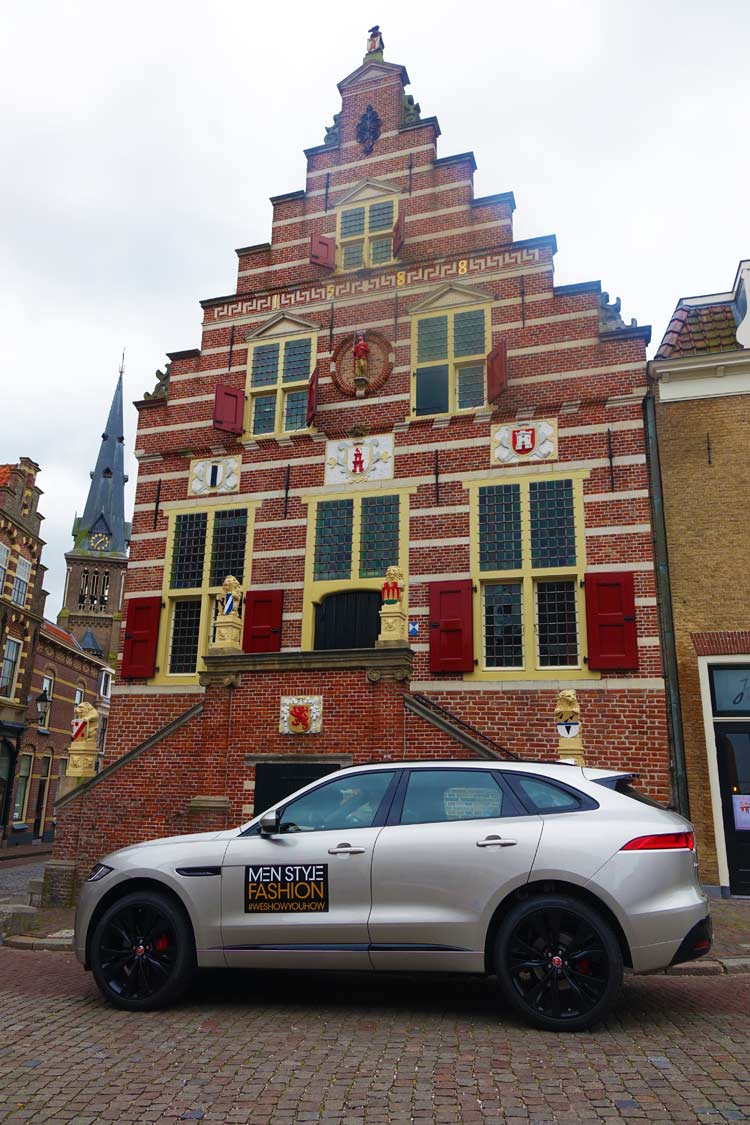 Jaguar F-PACE Model S - Luxury Family Car On 22 Inch Wheels