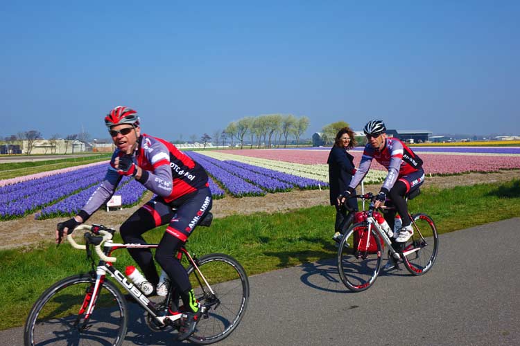 Jaguar F-PACE Model S - Luxury Family Car On 22 Inch Wheels