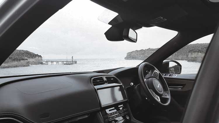 Jaguar F-PACE V6 Diesel - review Down Under in Australia